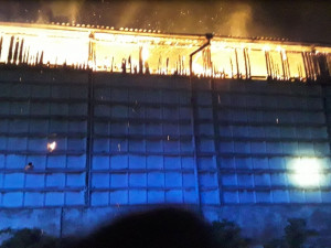 AKTUÁLNĚ: V Mladějovicích hoří velký sklad sena, na místě je deset jednotek hasičů