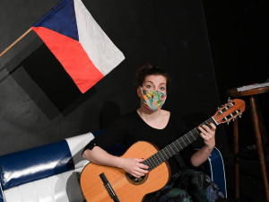 Divadlo Tramtarie uvádí komedii Láska za koronu. Premiéra bude open-air