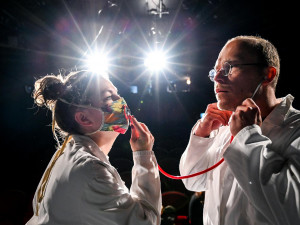 Divadlo Tramtarie uvádí komedii Láska za koronu. Premiéra bude open-air