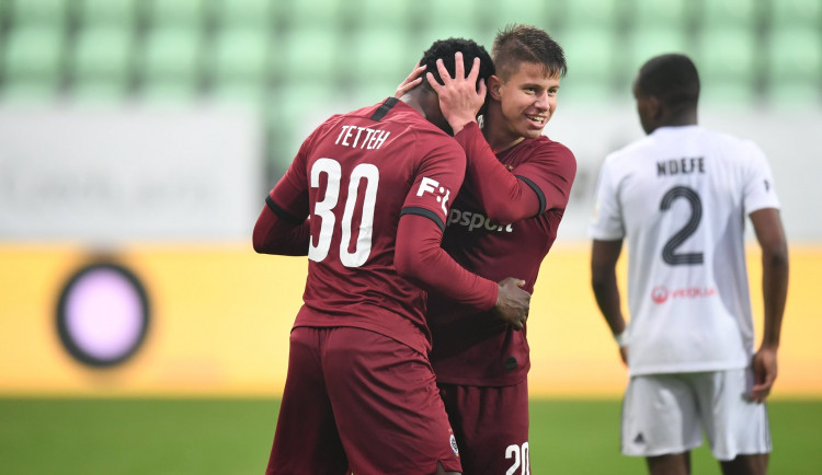 Sparta poprvé na jaře zvítězila, Karvinou porazila 4:1. Bohemka vyhrála nad Českými Budějovicemi 3:2