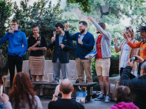 FOTO: Olomoucký cestovatel pokořil Korunu Evropy. Na letňáku pokřtil ve středu knihu