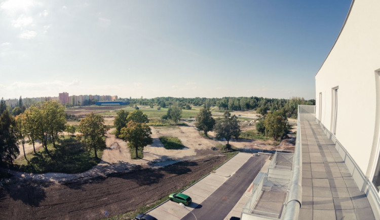 Město začne vypisovat architektonickou soutěž na výstavbu bytového domu ve Čtyřech Dvorech