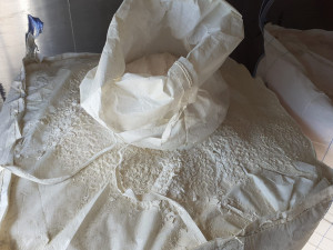 Olomoučtí celníci zadrželi kamion při nelegální přepravě 18 tun odpadu