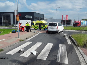 AKTUALIZOVÁNO: U dopravní nehody čtyř aut zasahují všechny záchranné složky