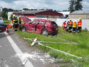 AKTUALIZOVÁNO: U dopravní nehody čtyř aut zasahují všechny záchranné složky