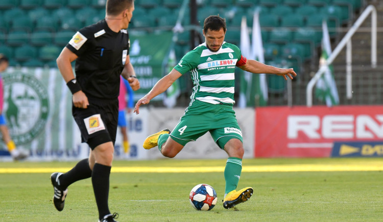 Bohemka si odváží důležitou výhru 2:1 ze Slovácka. Obě branky klokanů posvětil VAR