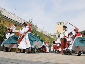 První červencový víkend nabídně Jízdu králů v Doloplazech. Bude krojované mše i koncerty