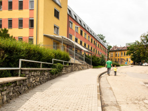 Olomoucká fakultní nemocnice vybudovala chodníky za čtyři miliony korun