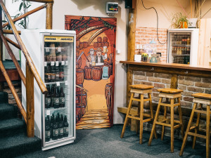 Jadrošova Krčma přečkala karanténu díky štamgastům. Pivo od Jadrníčka si teď dáte i na zahrádce