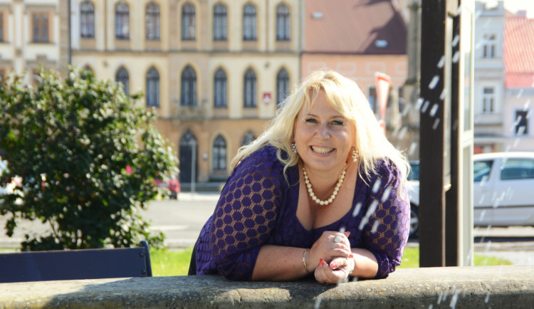 Ropákem roku 2019 je ministryně Dostálová. Babiš sklidil za motýle