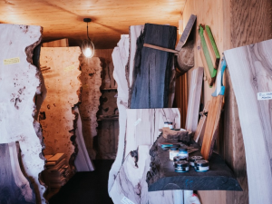 FOTO: Zažijte pravou vůni dřeva! EpoWoodShop nabízí nejen kvalitní výrobky, ale hlavně jedinečné prostředí