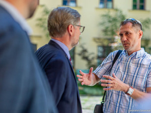 Koronavirovou krizi jsme zvládli skvěle především díky občanům. Vláda nemá recept na nastartování ekonomiky, říká Petr Fiala