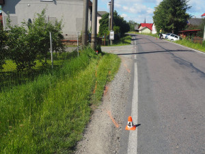 Opilý řidič Octavie v pondělí ráno kličkoval od plotu ke plotu. Nadýchal ještě skoro jedno a půl promile