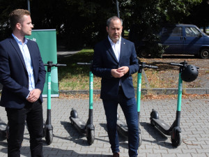 První v republice! V Olomouci se spustil provoz elektrických koloběžek Bolt