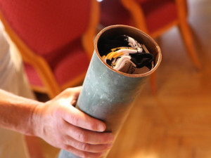 Co vzkazuje Olomouc budoucím generacím? Zástupci města naplnili speciální schránky