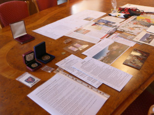 Co vzkazuje Olomouc budoucím generacím? Zástupci města naplnili speciální schránky