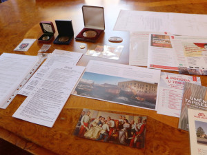 Co vzkazuje Olomouc budoucím generacím? Zástupci města naplnili speciální schránky