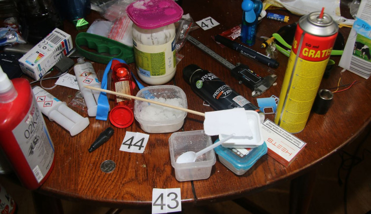 FOTO: Policisté zadrželi na Šumpersku výrobce pervitinu