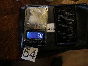 Muž vyráběl pervitin v rodinném domě