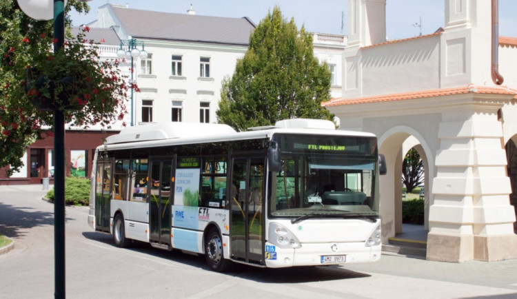 Oprava prostějovské ulice Vápenice skončila o měsíc dřív, provoz je plně obnoven