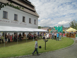 Víkend v ruční papírně ve Velkých Losinách bude nabitý programem pro děti i rodiče