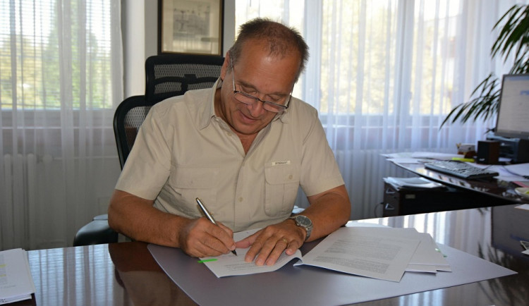 Hradec uzavřel smlouvu s firmou na stavbu lávky u Aldisu