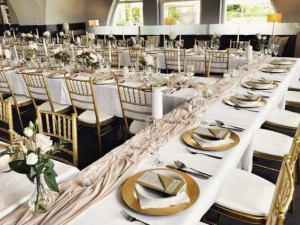 Romantický rybník a výhled na pasoucí se koně. Takový je olomoucký Park Hotel Prachárna