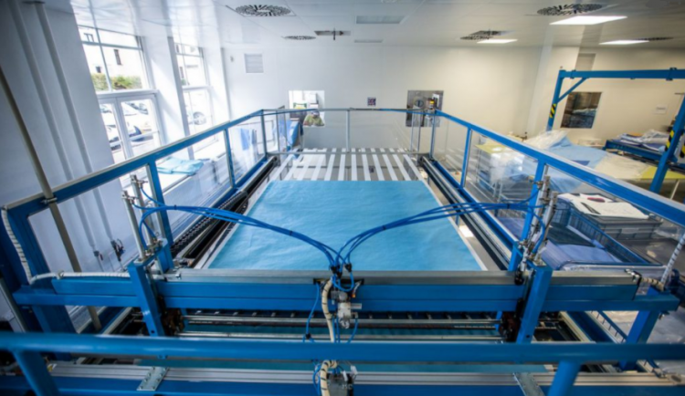 Červenokostelecký Batist zvýší od září produkci nanoroušek na 10 milionů kusů měsíčně