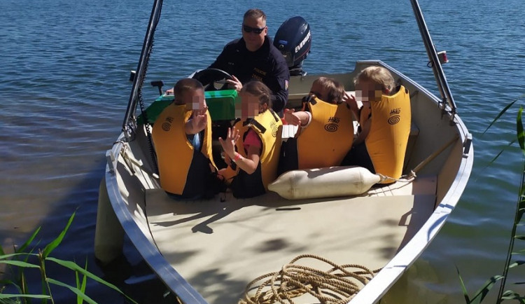 Policisté se v Hradci zaměřili na bezpečné chování u vody