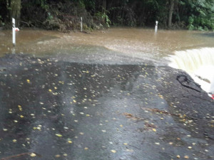 Hladiny řek se v úterý večer zvedly. Hasiči zasahovali na nejkritičtějších místech