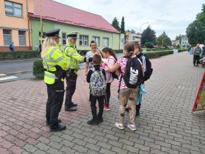 Policie rozjela po celém kraji akci Zebra se za tebe nerozhlédne. Zaměřena je na nezletilé