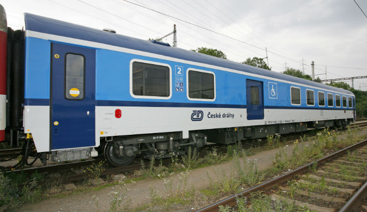 Z Bílé Třemešné do Semil se od dnešního dne vlakem nedostanete. Začala měsíční výluka