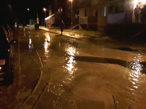 FOTO: Spadené stromy, nehody i bahno v domech. Olomoucký kraj zasáhly silné bouřky