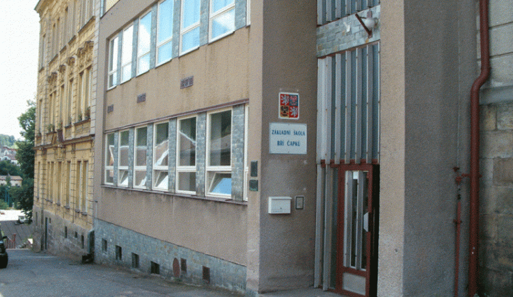 Trutnovsko hlásí vysoký nárůst nakažených koronavirem. Objevil se v domově pro seniory, ve školách i v hokejovém týmu