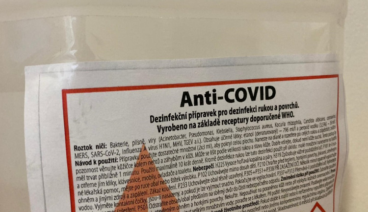 Dezinfekce Anti-COVID má být stažena z trhu už v sobotu. Firma z Budčevsi plánuje s výrobou pokračovat pod jiným názvem