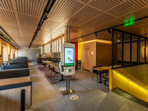 FOTO: Nový McDonald's v Olomouci. Podívejte se, jak vypadá restaurace s unikátním designem
