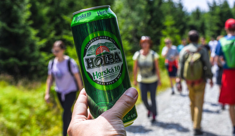 Vydejte se s Pivovarem Holba na pochod za barvami Rychlebských hor