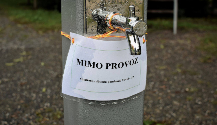 Na pítku nově přibyla informační cedule.