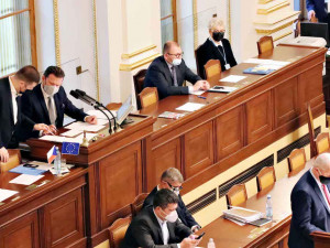 Vláda schválila nouzový stav. Začne platit od pondělí