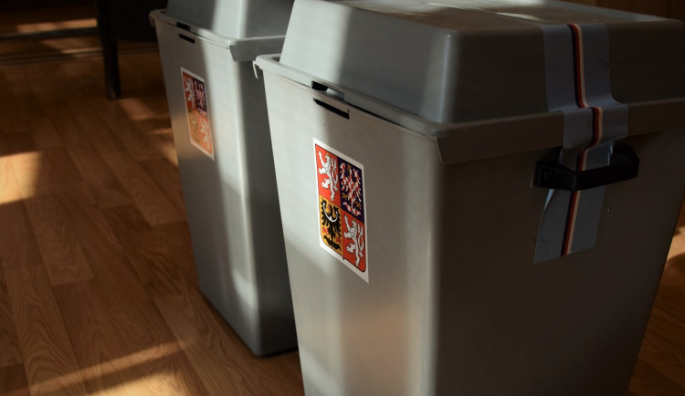 VOLBY AKTUÁLNĚ: Sledujte průběh krajských a senátních voleb v Olomouckém kraji online