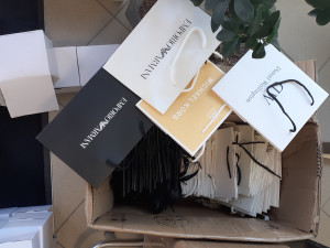 Celníci zabavili v jednom z olomouckých obchodů přes 300 padělaných hodinek luxusních značek