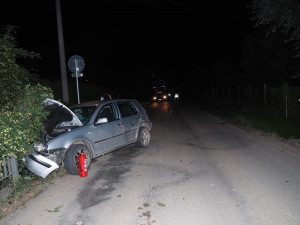 Opilý mladík havaroval do zábradlí mostu