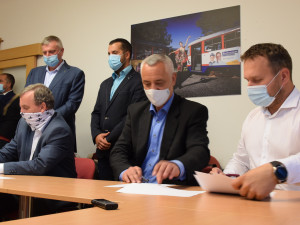 Olomoucký kraj povedou Piráti se STAN, Spojenci a ODS. Známé je i jméno nového hejtmana