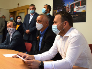 Olomoucký kraj povedou Piráti se STAN, Spojenci a ODS. Známé je i jméno nového hejtmana