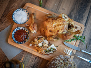 Nejlepší kuře ve městě? Olomoucké bistro U Ptáka si oblíbil i gastronadšenec Lukáš Hejlík