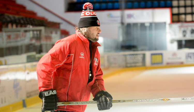 Omezení zasáhla i sportovní kluby. Je to hrůza, řekl trenér hokejové Olomouce