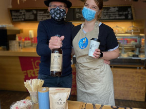 Jídlo sebou, nebo třeba mini dort? V Jazz Fresh Café je to možné!