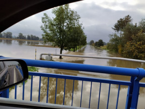 V Olomouckém kraji stále platí dva druhé povodňové stupně. Morava stoupá už jen mírně