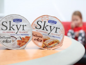 Islandská tradice v českých domovech. SKYR Bohušovické mlékárny zasytí, potěší a osladí vám den. A venku má novou zimní edici!