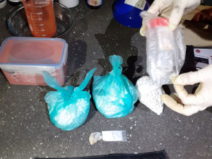 Olomoučtí celníci zadrželi při běžné kontrole muže převážejícího tisíce tablet a chemikálie k výrobě drog